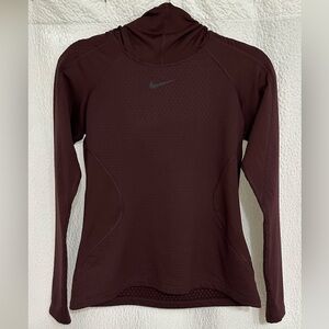 Nike Pro Hyperwarm Hooded Base Layer Top Burgundy Long Sleeve Women’s M